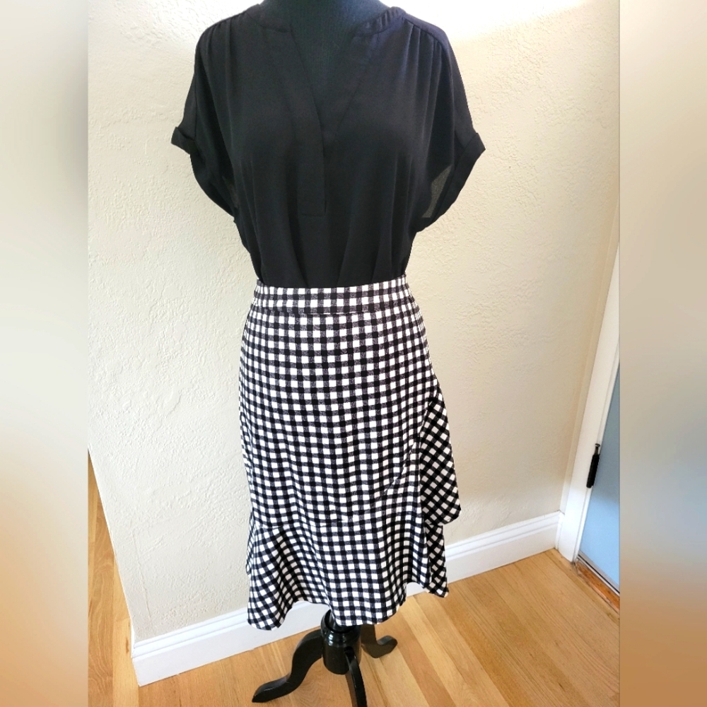 Black and white check flare skirt